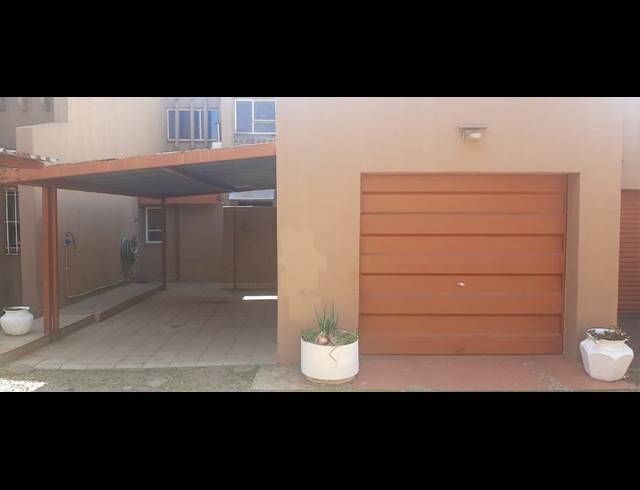 3 BEDROOM TOWNHOUSE FOR SALE IN BIRCH ACRES